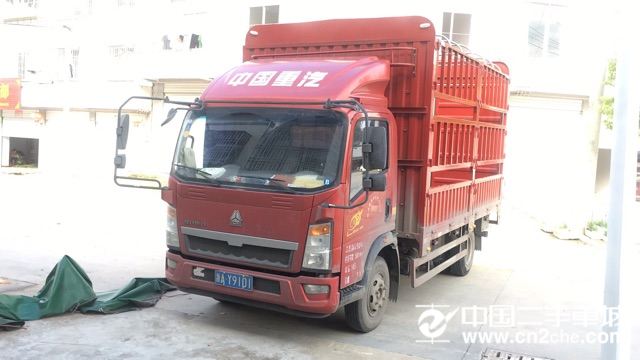中國重汽豪沃154馬力4X2載貨車 實(shí)用與可靠的商用底盤之選